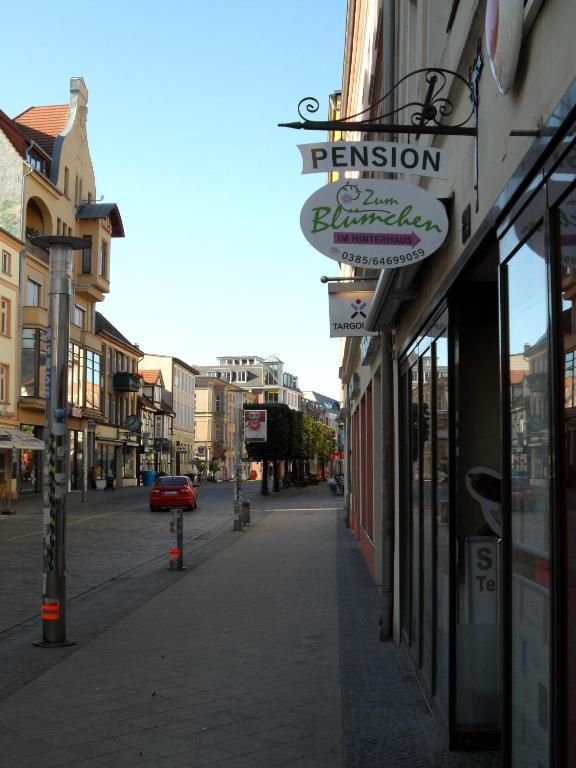 Pension Zum Blumchen Шверин Экстерьер фото